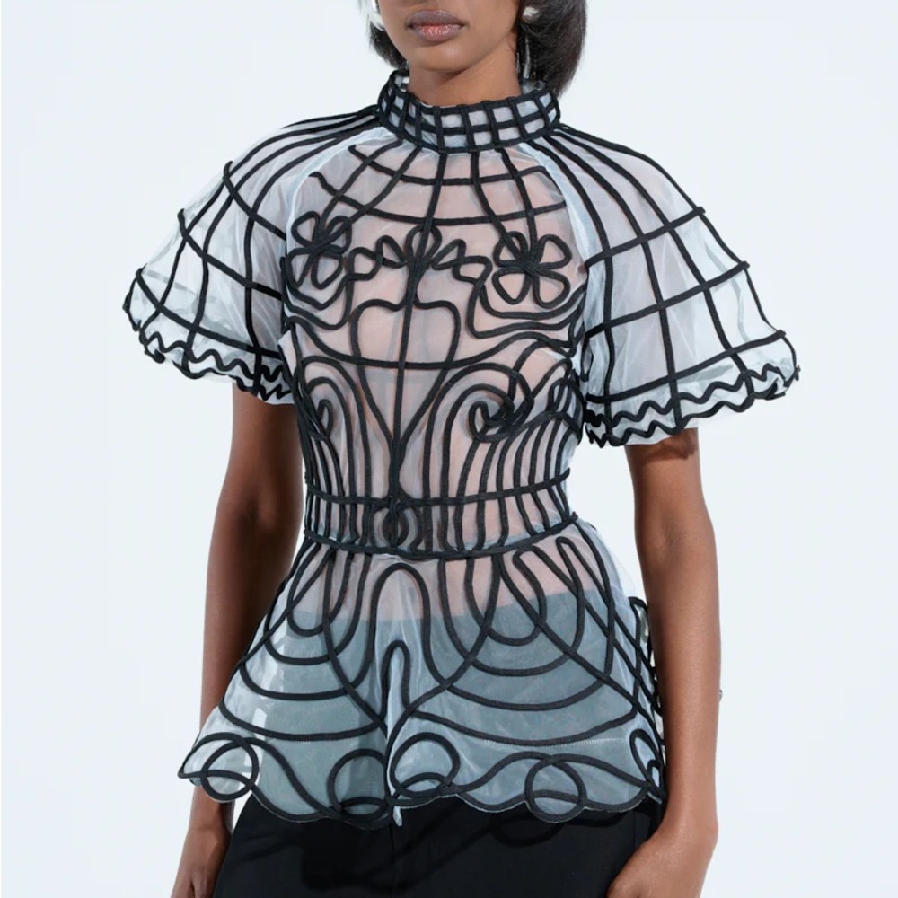 AKIRA XL Black White Women's Top DOLL FACE STRUCTURED BLOUSE